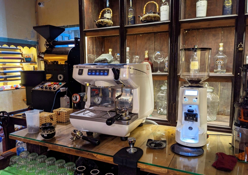 Lắp đặt máy pha cà phê espresso Appia Life tại Daisu Silk - Hội An