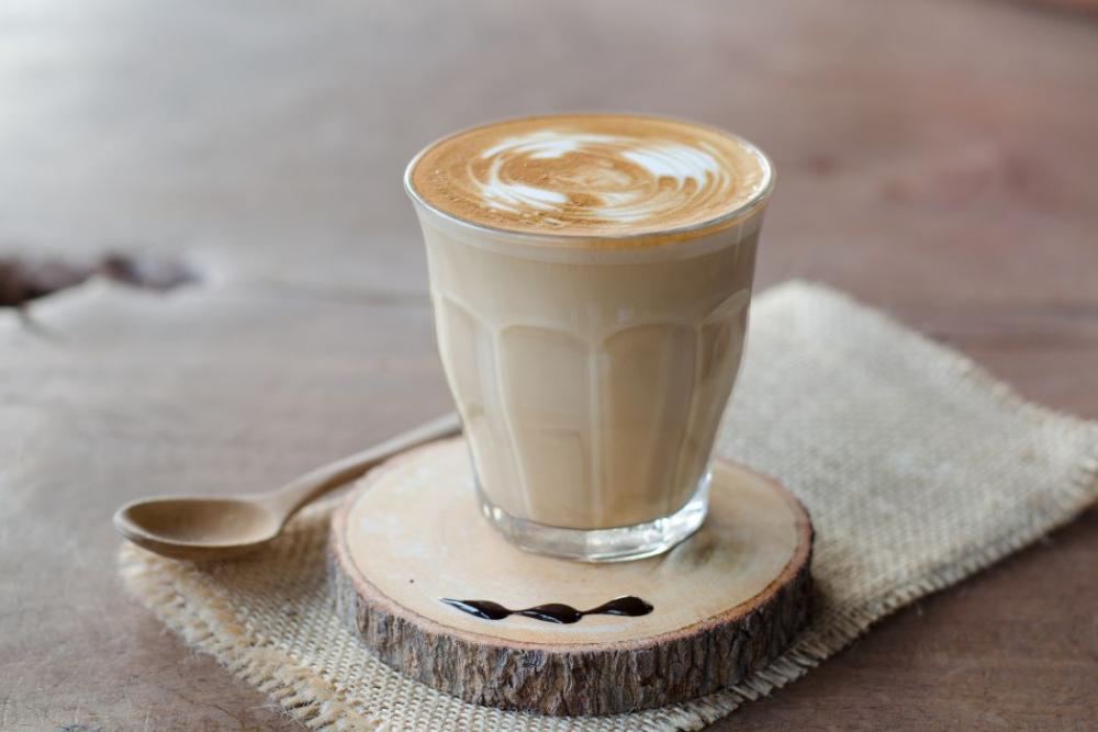 Flat White là gì? Cách phân biệt cà phê Flat White và Latte