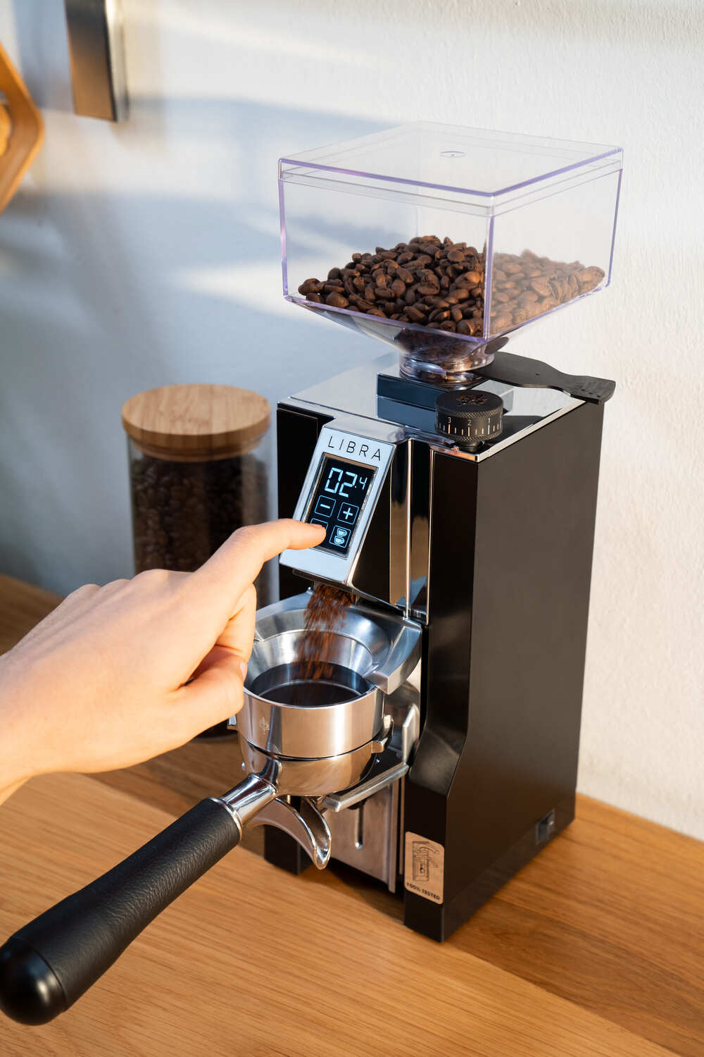 ACE System là một công nghệ nổi bật do Eureka sáng tạo nhằm hạn chế hiện tượng vón cục do tĩnh điện