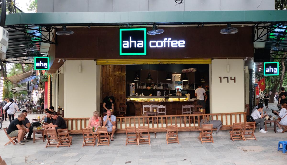 Có nên kinh doanh quán cà phê nhượng quyền?