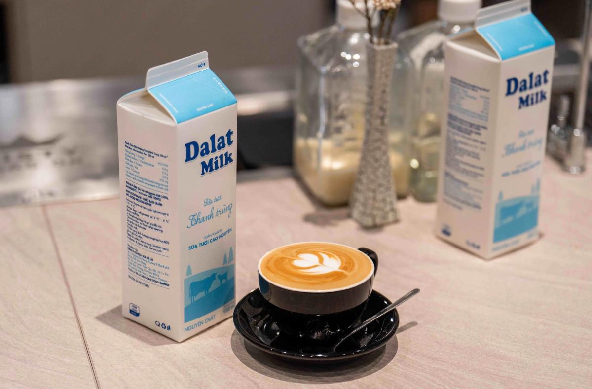 Pha chế cà phê thơm ngon với sữa tươi Dalatmilk