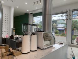 máy đẹp, đặt vô là sang cả quán