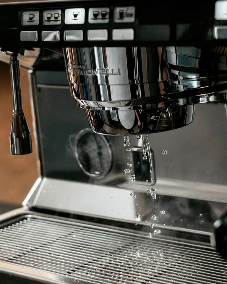 máy nuova simonelli chiết xuất cà phê espresso