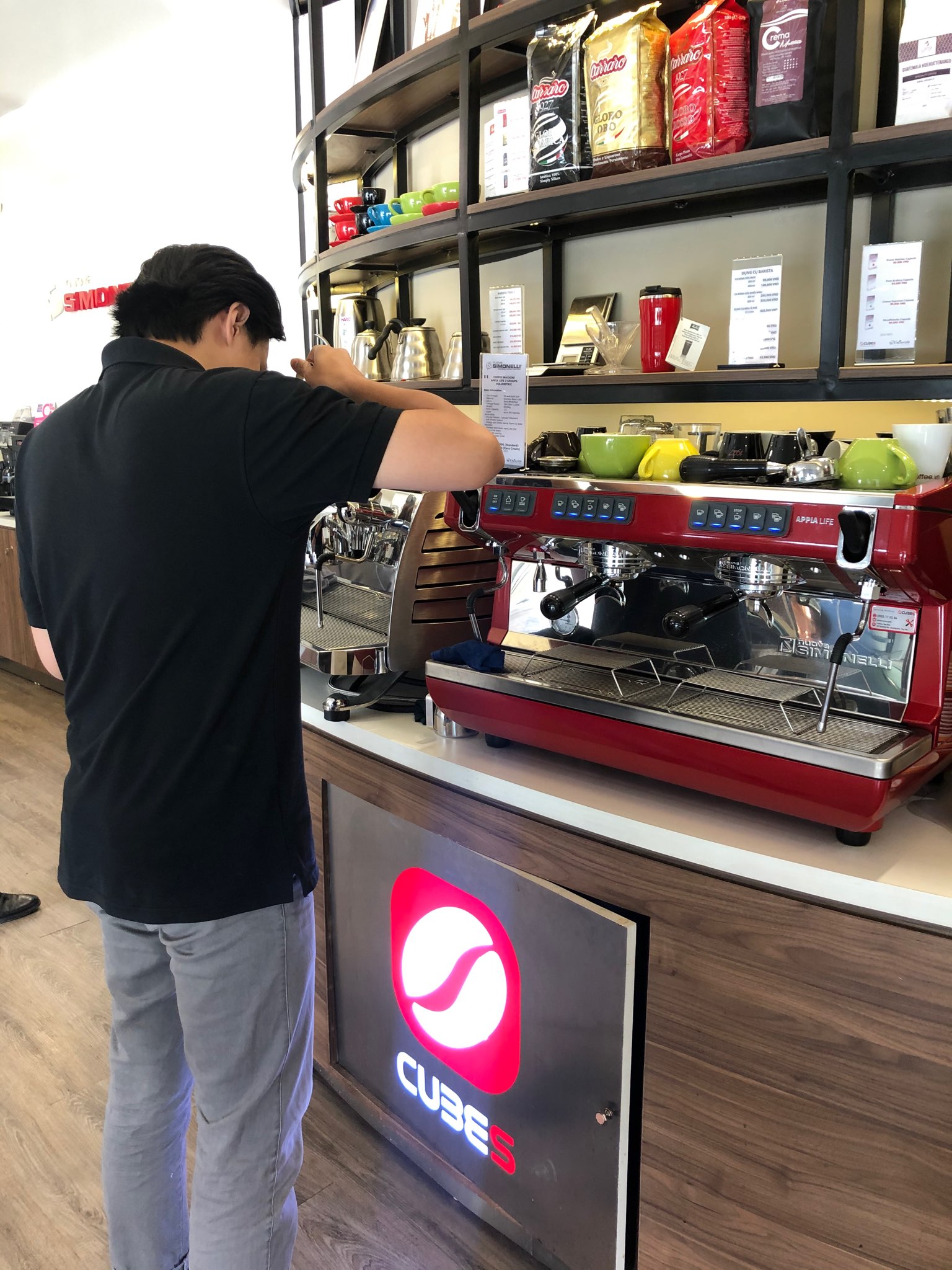 máy pha cà phê từ Cubes Asia