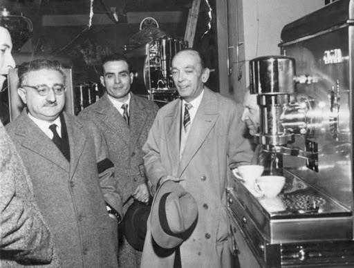 Desiderio Pavoni người thương mại hóa máy pha cafe đầu tiên trên thế giới