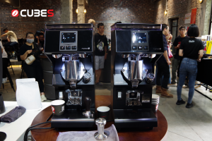 Máy xay cà phê Mythos - Cubes Asia - Sự kiện ra mắt máy pha cà phê Black Eagle Maverick tại Hà Nội